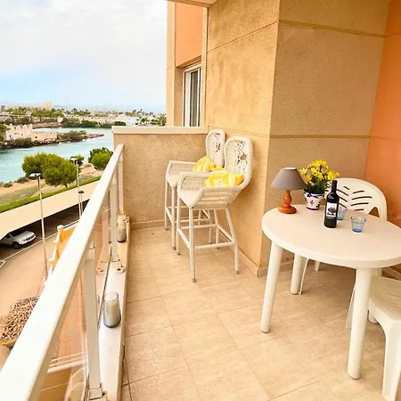 180 Degree Sea Views! Apartment