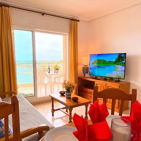 180 Degree Sea Views! Apartment