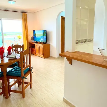 180 Degree Sea Views! Apartment *