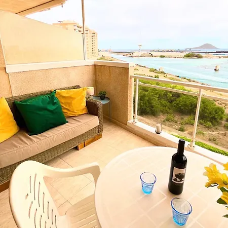 Apartment 180 Degree Sea Views! *