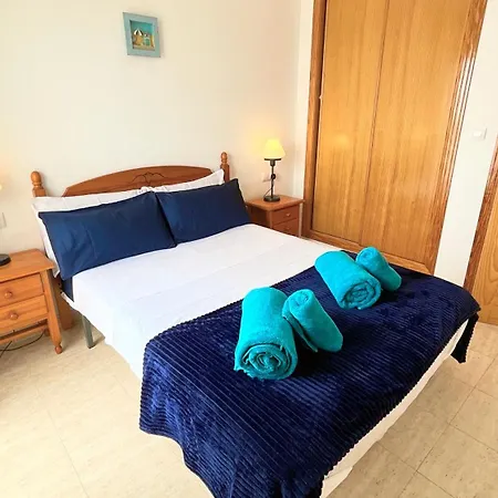 180 Degree Sea Views! Apartment
